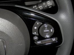 【アダプティブ・クルーズ・コントロール】予め設定した車速内でクルマが自動的に加減速。 前走車との適切な車間距離を維持しながら追従走行し、高速道路でのドライバーの疲労を軽減してくれる嬉しい機能付♪