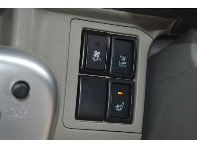 シートヒーター（運転席）装備