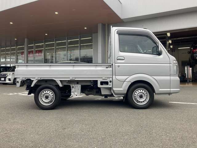 【ディーラーの車は高い？】実はそんなことないんです！ディーラーはオークションなどを使わず、自社で車を仕入れているので安いんです☆さらに諸費用も明確で安いので、総額で比較してみてくださいね♪