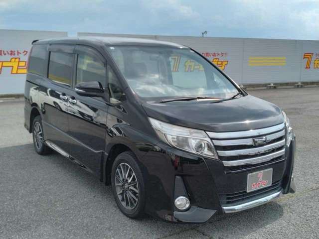 7人乗りのお車です！ご家族の旅行等活躍する一台！