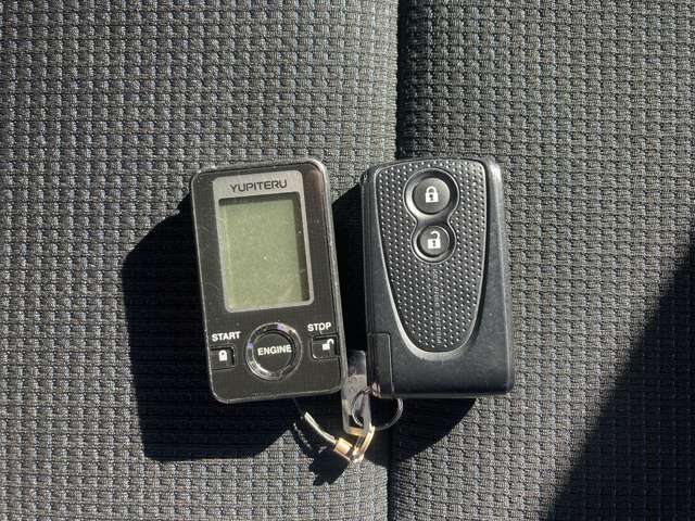 エンジンスターターも付いてます。