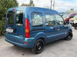 外装艶あり！目立つ傷や凹み等少なく保たれています！