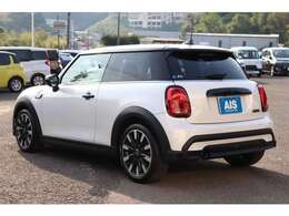 当社では、お客様にご納得してご購入して頂く為に現車確認をお勧しております。気になる車がございましたら見て頂くだけでも結構ですので1度ご来店下さい。従業員一同、心よりお客様のご来店をお待ちしております。