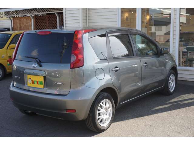 ☆納車前には提携ディーラー店にて整備点検を依頼し、エンジンオイル、オイルエレメント、エアコンフィルターを交換し、「安心」、「満足」をお車といっしょにお届けします！（一部車種は自社工場点検となります）