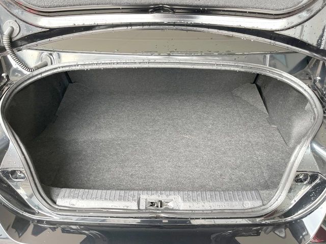 普段のお買い物や通勤、送迎等に十分な荷室スペースを確保しております。