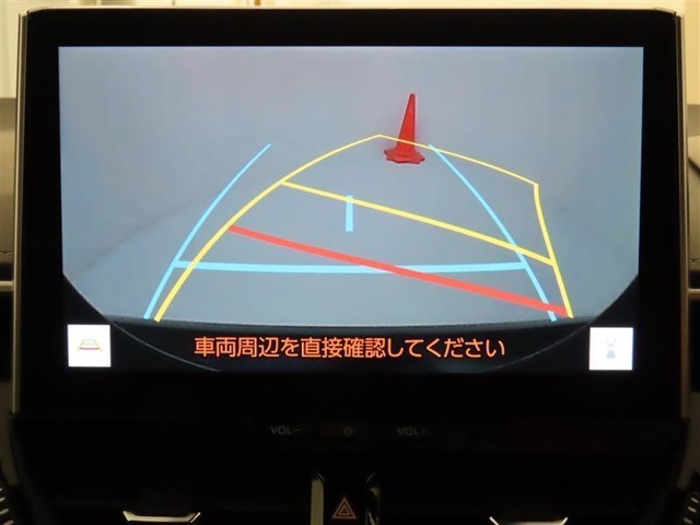 後方の見える安心をお届けするバックガイドモニター付：バックするときのアシストラインもあって楽々バック！車庫入れや縦列駐車をサポートし、苦手な駐車も安心です！今やもう手放せない装備ですネ♪