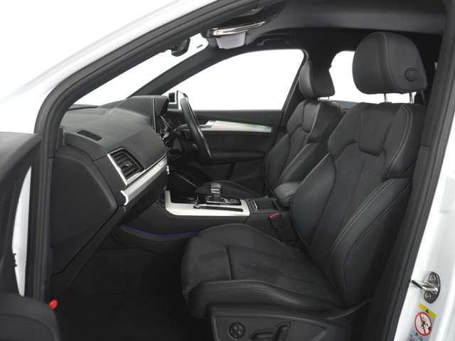 ご納車前に行います点検100項目におきまして、専用のテスターやツールを用いて細かな診断を行います。