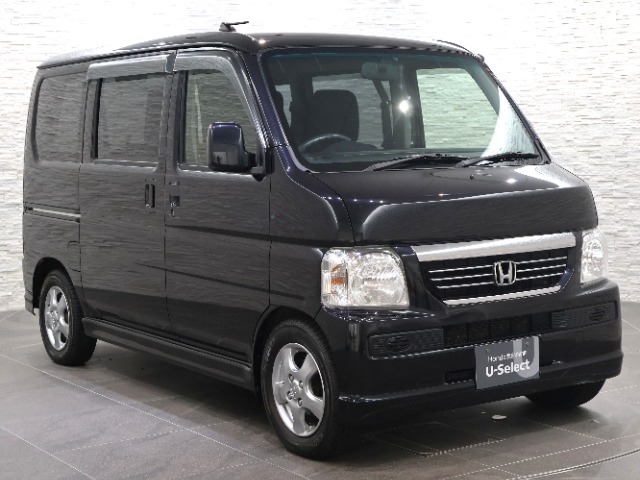 当社の優秀なスタッフがしっかり点検整備をさせていただいてからご納車いたします！さらに！エンジンオイル、エレメント・ミッションオイル・ワイパーゴムを新品交換になります！これで安心して乗って頂けます！
