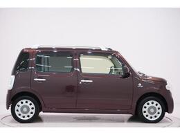 県内13店舗にて常時500台以上ダイハツ車を展示中です。見て、触って、納得のいく一台をぜひ見つけてください。