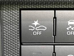 【スマートアシスト】走行中に前方の車両等を認識し、衝突しそうな時は警報とブレーキで衝突回避と被害軽減をアシスト。より安全にドライブをお楽しみいただけます。