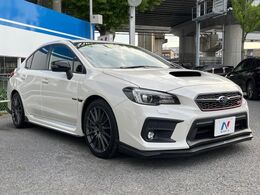 【STIスタイルパッケージ】フロント・サイド・リアをSTIのエアロで統一。外観のスポーティーさを際立たせてくれるだけでなく、高速走行時の空力バランスを最適化してくれます。