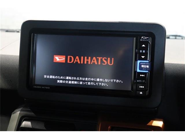 メモリーナビです！メモリーナビは機能も見た目も良いですよ！