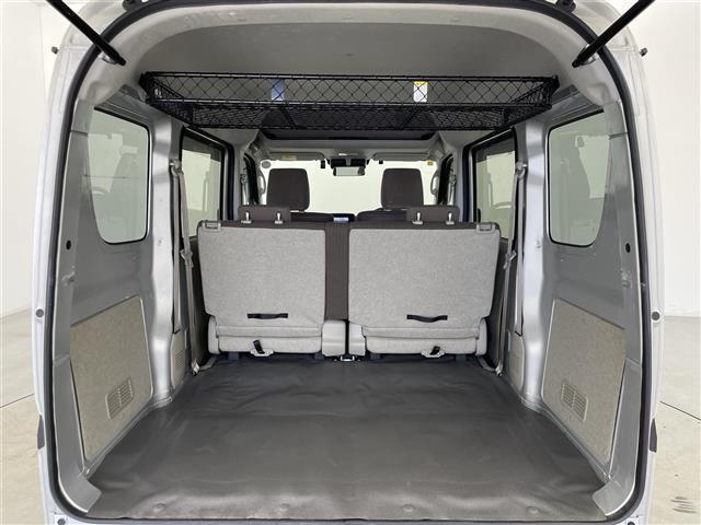 【トランク】積み込みやすくて、たっぷり積める荷室です。シートアレンジできるものは、乗車人数と荷物の量や大きさによってシートを動かすことができるので、より快適なドライブが可能です！