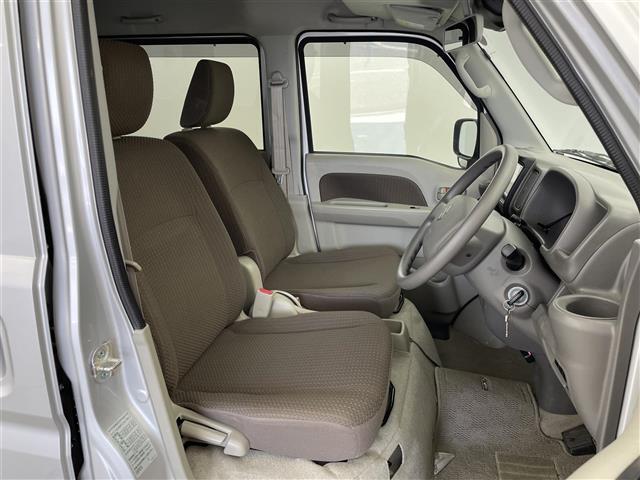 【4人乗り】ゆったりとした座り心地と、車内を広々と使える快適性に長けているので、快適な時間をお過ごしいただけます！