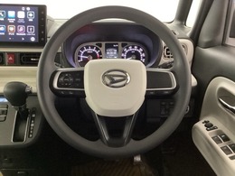 手になじむ感覚のステアリングです。さわり心地、デザイン性、操作性にこだわったアイテムです。