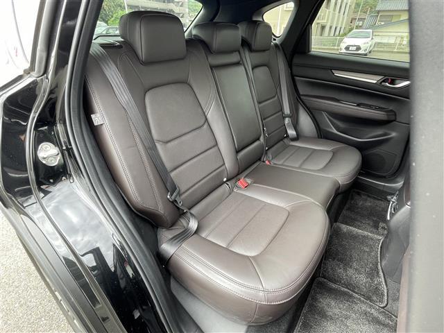 【後部座席】『後部座席周辺』の画像になります。写真の内容に関してご不明点、ご質問等がございましたらお気軽にガリバー店舗までお問い合わせください。