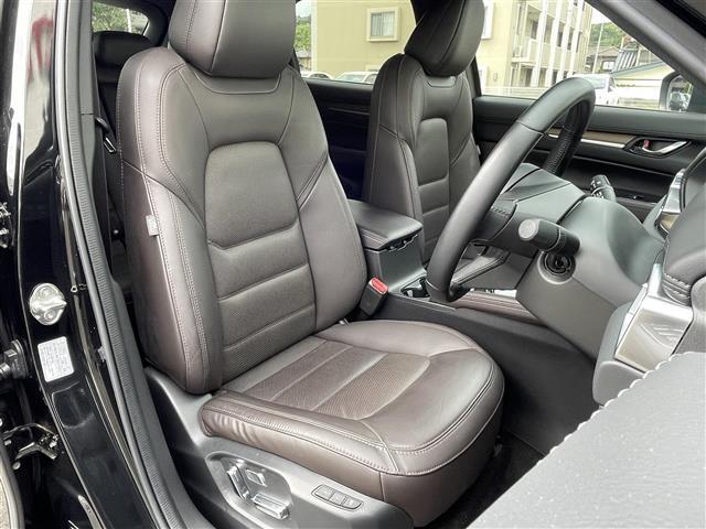 【運転席】『運転席周辺』の画像になります。写真の内容に関してご不明点、ご質問等がございましたらお気軽にガリバー店舗までお問い合わせください。