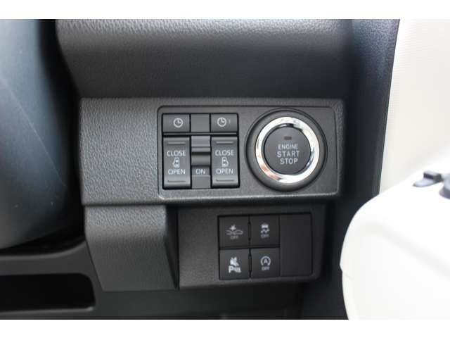 ☆パッカーズ保証☆　新車登録から5年、もしくは10万キロまで、当社の方で保証させて頂きます。中古車の場合は3ヶ月、3000キロでございます。