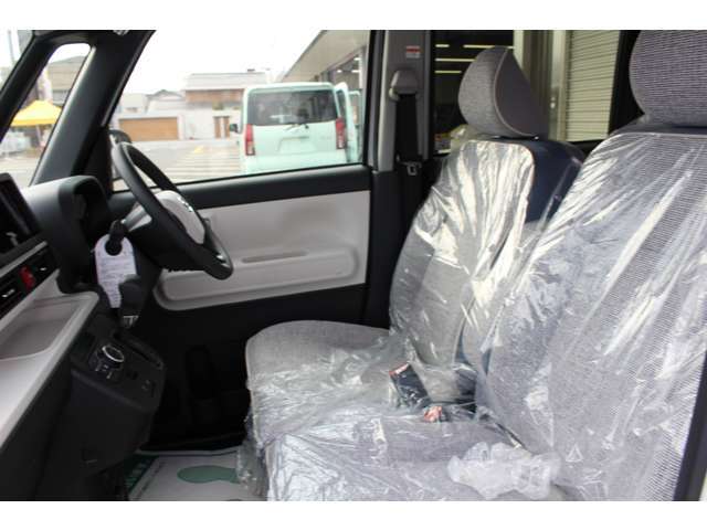 ☆訳アリ目玉車とは☆　品質が高い車両だけど少しだけ訳アリな商品です。展示期間が長い車両/キズや汚れが少しある/下取り車などで中間マージン無しなどの理由です。