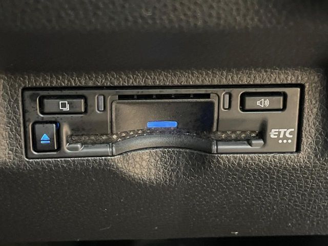【ETC】高速道路の料金所をストレスなく通過！話題のスポットやサービスエリアに多い「スマートIC」利用時は必須のアイテムです。当店でセットアップを実施、ご納車当日からすぐにご利用いただけます！