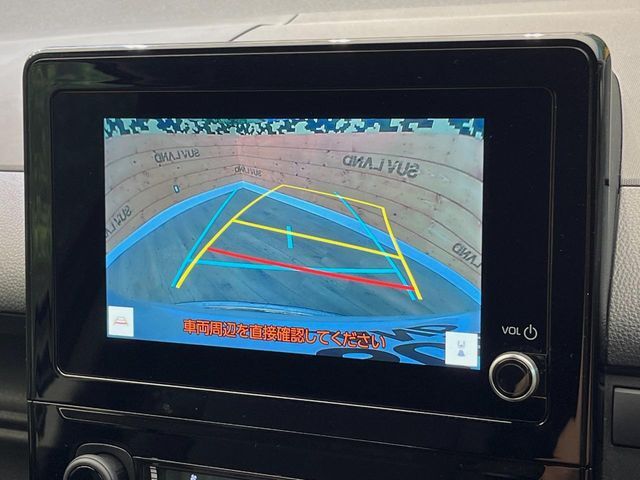 【バックカメラ】駐車時に後方がリアルタイム映像で確認できます。大型商業施設や立体駐車場での駐車時や、夜間のバック時に大活躍！運転スキルに関わらず、今や必須となった装備のひとつです！