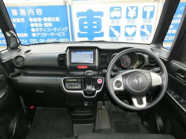 追加のOPとして、フルセグ、ナビキットなど取付致します。