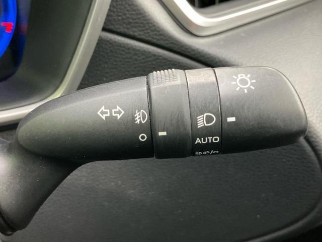 WECARSの展示場では実際に見て、触ってお車をお選びいただけます！知識の豊富な営業スタッフが様々なカーライフをご提案いたします！