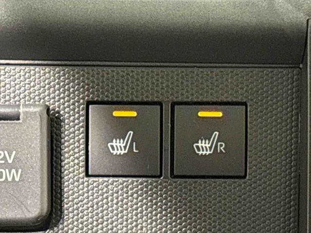 寒い日のドライブを快適にする運転席＆助手席シートヒーターが付いてます。アクセサリーソケット（12V/120W）も装備されています。