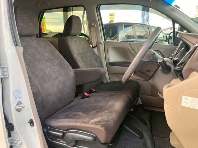 ケーユーは下取りや買取したクルマを直接販売できるので、中間マージンを省くことができます。お客様の愛車を満足できる査定をいたします。