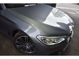 知識、経験豊富なスタッフ達がお客様に最適な1台をご案内致します。