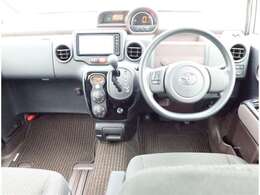 こちらの車両は、末永い安心メンテナンスを提供させていただく為、ご来店頂きお車のご確認・点検（スマイルパスポート）にご加入いただける、岐阜県内販売・登録の方に限らせていただきます。