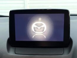 【メーカー純正ナビ】インテリアに溶け込むスタイリッシュな「専用設計」メーカーナビを装備♪視認性や操作性など基本性能にも優れ、より上質なカーライフをお楽しみいただけます。