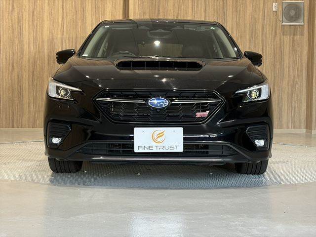 当社自慢のお車です。装備・機関系チェック済み♪横にこの車のセールスポイントを、写真と説明でアピールしてあります♪まずはご覧になってください。