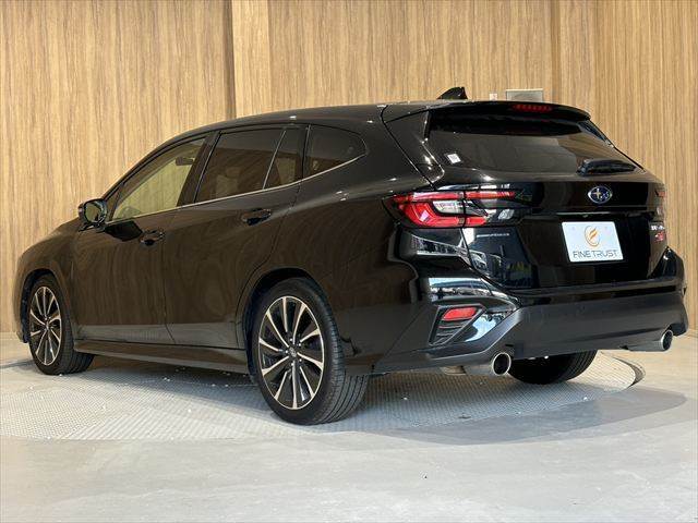 店舗敷地内に駐車スペースもございます。お車でのご来場をお考えの方はご安心ください♪