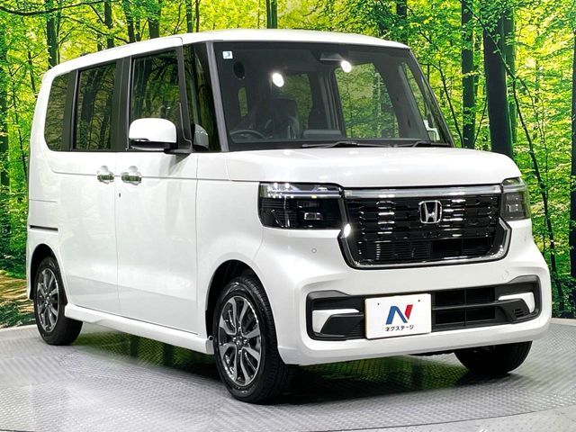 大好評のボディコーティング「弾スプラッシュコート」もご納車までに施工可能。通常のガラスコートと異なる、耐久年数6年の無機質ガラスコーティングが、ボディをキレイな状態に保ってくれます。