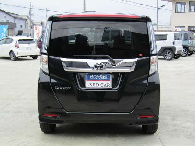駐車などの際に後方の障害物を検知してその距離を「ピピッ！」と知らせてくれるセンサー付きです☆