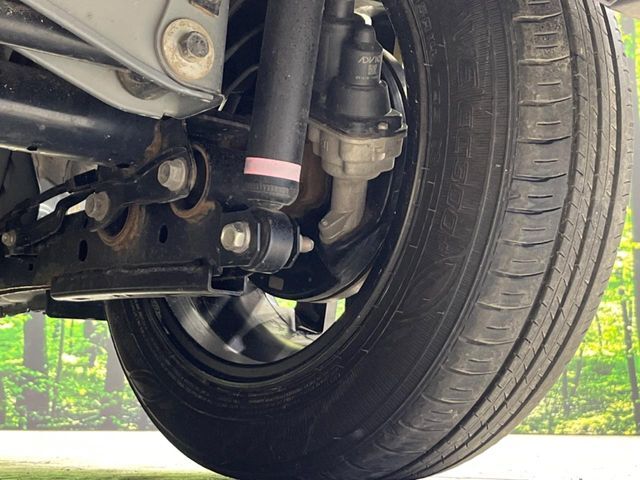 お車を安心してお乗りいただく為には、足回りの定期点検が欠かせません。サービスサポート（有償保証）では無料点検もご提供しており、安心のカーライフをお過ごしいただけるサポート体制が整っています。