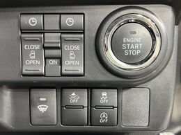 【両側パワースライドドア】スマートキーや運転席のスイッチで後席両側スライドドアの開閉が可能♪電動だから力を入れてドアを開ける必要が無く、小さなお子様でも簡単に開け閉めでき快適です♪