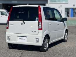 カラーは、使い勝手が良いホワイトです☆