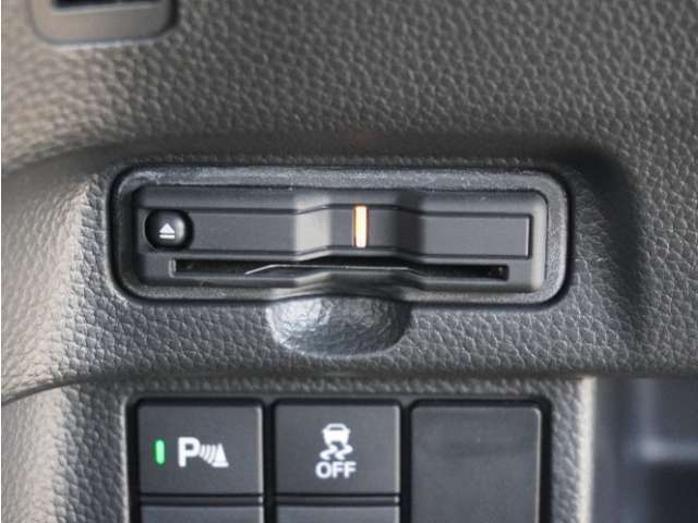 今や必需品の◆ETC車載器　装備車◆　有料道路を利用する際にスムースに通過でき、わずらわしい料金支払いから開放されます！