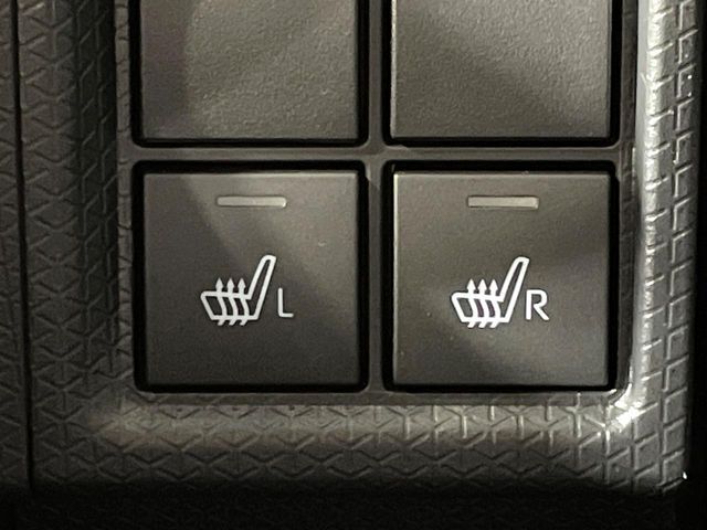 【シートヒーター】寒い日に重宝するシートヒーター！エアコンより早く温まってくれるので寒がりの人も安心ですね♪エアコンの温風は乾燥するから苦手、という方にもをおすすめです。