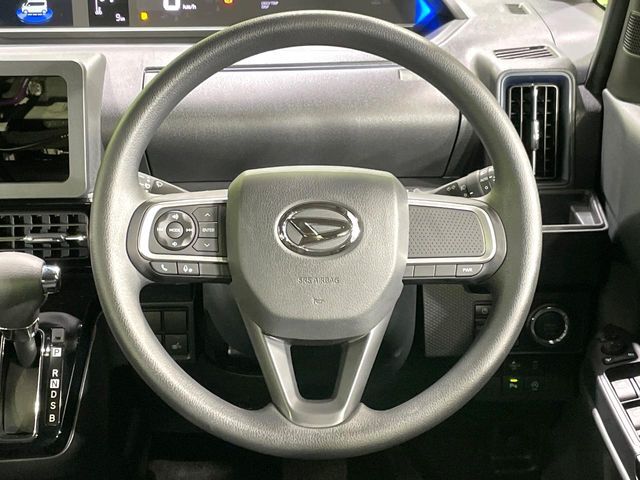 【ステアリングスイッチ】運転中、前方から目線をそらすことなく、オーディオ等の操作が可能な便利機能！安心＆快適なドライブを演出してくれます♪