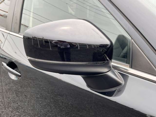 内装はルームクリーニング（室内清掃）後の納車となります♪♪　外装ももちろん磨き後の納車となります！！　プロスタッフがまごころ込めて仕上げます！！