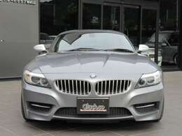 BMW/MINIの純正パーツ・アクセサリーからオフィシャルグッズまで各種取り扱っています。提携サービス工場、自社鈑金工場完備で修理や車検もお任せください。