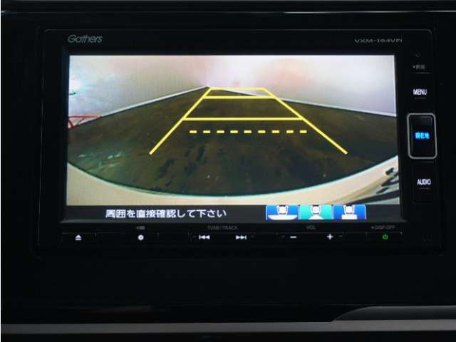 ◆バックカメラ◆リバースにするだけで映ります、後方の安全確認や、狭い駐車場での車庫入れ、雨の日や夜間など視界の悪い時に便利です！安全にバックする為には欠かせない装備です。