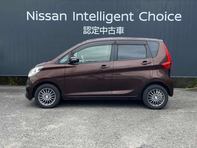 デイズの横からの画像になります。当店は全車　整備・保証付なので安心してご検討頂けます。