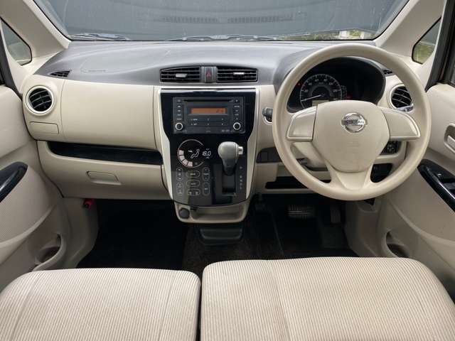 デイズの運転席周りの画像です。