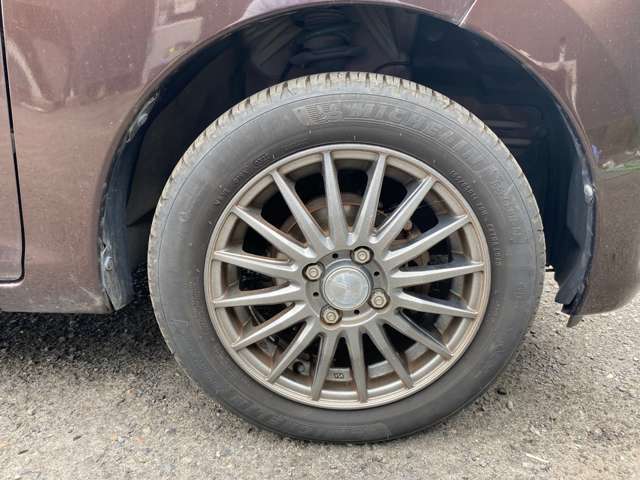 【タイヤ・ホイール】　社外14インチアルミホイール　タイヤサイズ《155/65R14》になります。