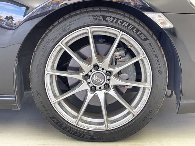 【タイヤ・ホイール】足回りもかっこよく決まってます！社外のアルミやスタッドレスタイヤも取り扱いございます！！ドレスアップもカスタマイズもお任せください！！