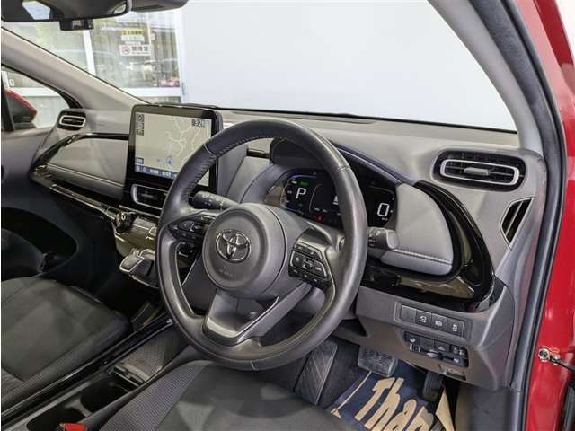 コンパクトボディで狭い道でもスムーズに走れる取り回しのよさ。運転もラクラクです。